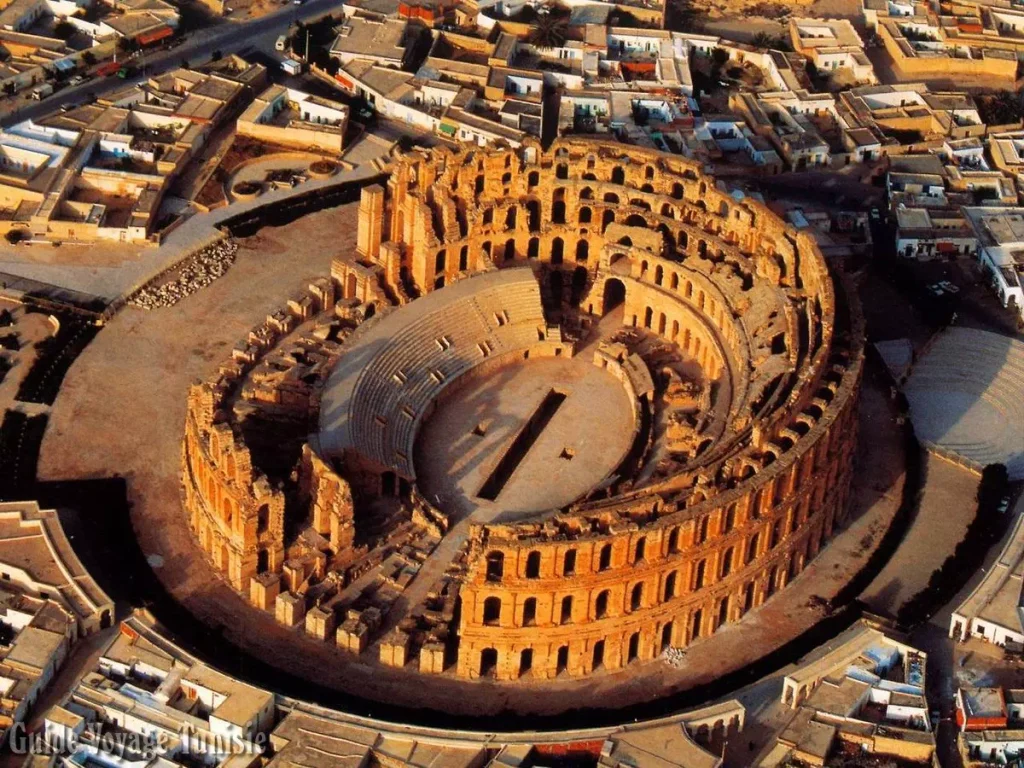 Monuments in Tunisia : The city of El Jem : L'amphithéâtre d'El Jem